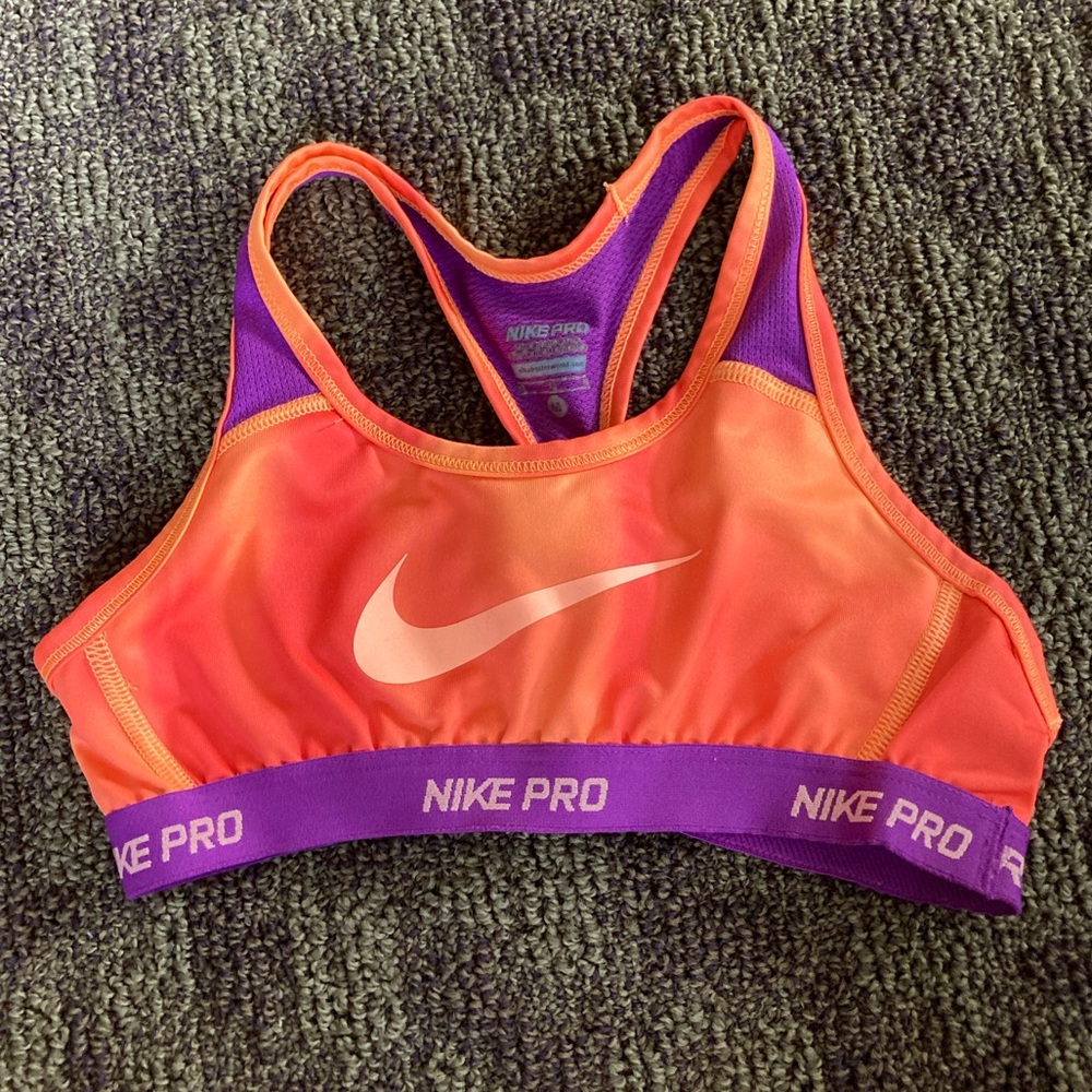 Nike girls sports bra size Medium